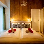 Guest house Donatus 4*